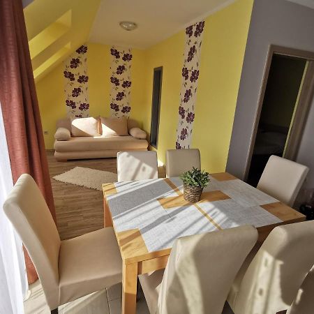 Szabó Apartman Sárvár Exterior foto