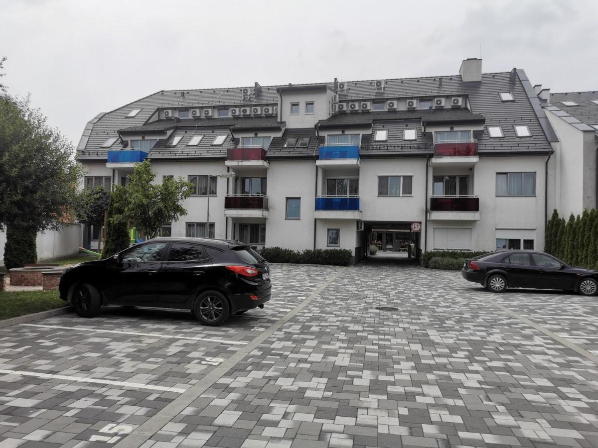 Szabó Apartman Sárvár Exterior foto