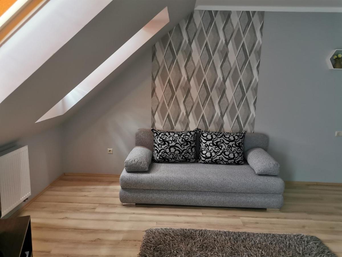 Szabó Apartman Sárvár Exterior foto