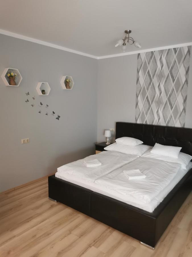 Szabó Apartman Sárvár Exterior foto